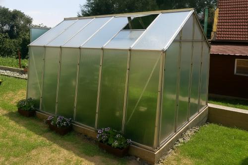 üvegház LANITPLAST LIMES Viva V7/3 2,47x3 m PC 6 mm